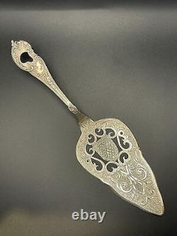 Antique Sterling Silver Cake Server (Floral & Scrollwork) 54.8g