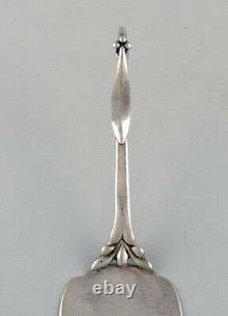 Cellini Craft. Serving spade in hammered sterling silver. 1930's