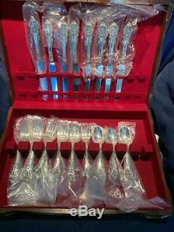 STERLING FLATWARE SET OF SIR CHRISTOPHER BY WALLACE SET FOR 8 POLISHED 32 pieces