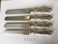 4 Couteaux de déjeuner en argent sterling du motif Antique Whiting Imperial Queen