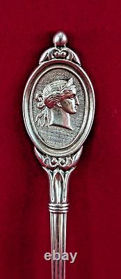 Cuillère de service en argent sterling W. Gale & Co., Monogrammée