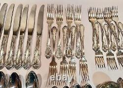 Ensemble Oneida Silver Glenrose-Woodcliff de 46 fourchettes, cuillères, couteaux et pièces de service rares.